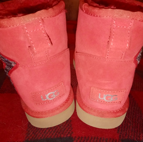 Uggs - Picture 8 of 8